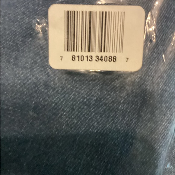 Ladies jeans, never worn. - Picture 12 of 12